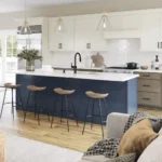 410S Painted Vanilla & Navy & Maple Latte Kitchen